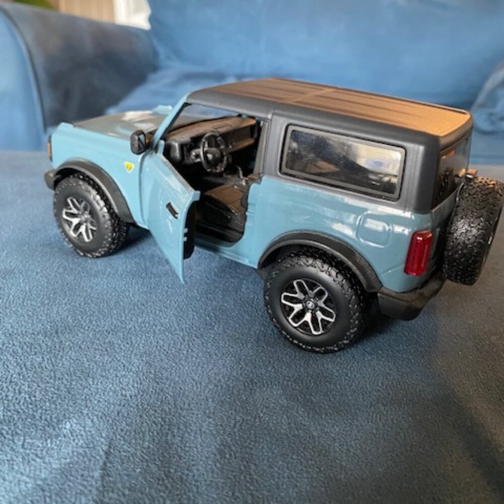 Maisto 1:24 Special Edition 2021 Ford Bronco Badlands 2 dr. Blue
